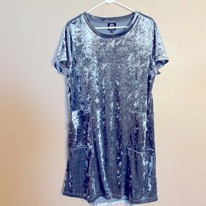 Silver Velvet Bobeau T-shirt Dress with Pockets - Size XL